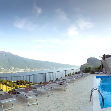 דירה La Quiete 63 Terrace By Garda Domus Mea